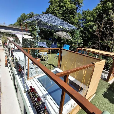 Appartement Indépendant Avec Terrasse Sur Péniche