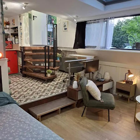 Indépendant Avec Terrasse Sur Péniche Appartement